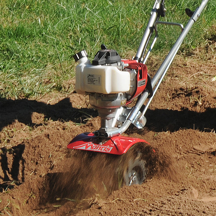 Mantis 7940A en action dans un potager 
