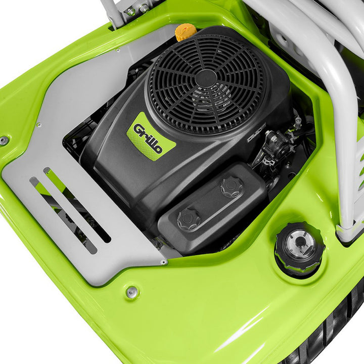 Débroussailleuse autoportée Grillo Climber 7.15 avec moteur puissant et traction sur pentes, idéale pour débroussailler les terrains difficiles et en pente
