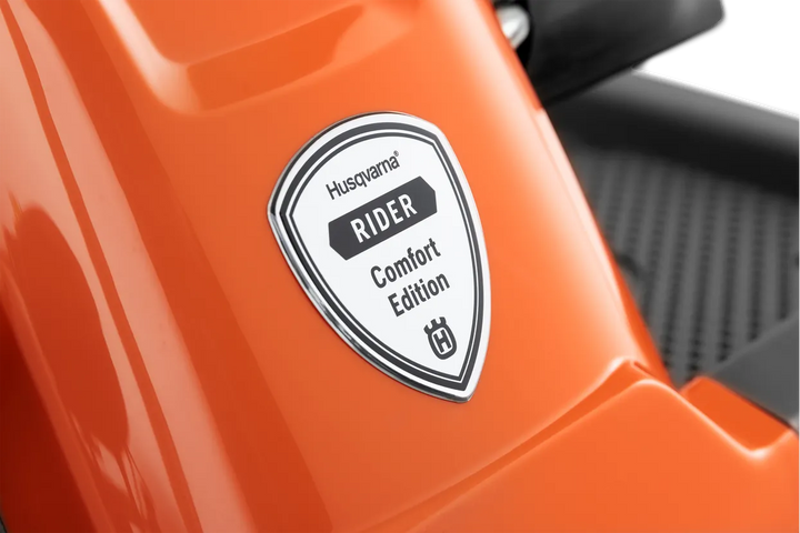 Tondeuse autoportée Husqvarna R214TC Comfort Edition avec plateau de coupe frontal